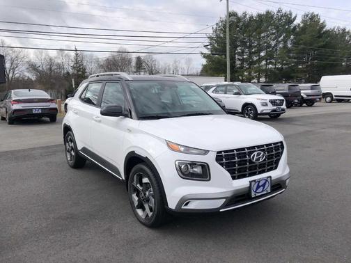 2026 Hyundai VENUE SEL