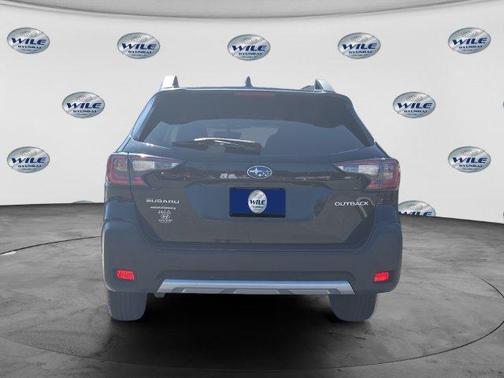 Crystal Black Silica 2024 Subaru Outback Limited