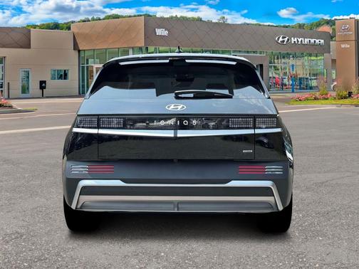 2025 Hyundai IONIQ 5 SE