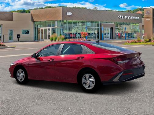 2026 Hyundai ELANTRA SE