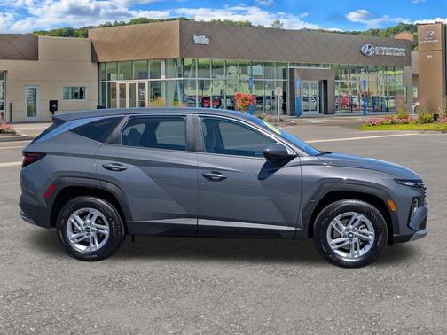 Gray 2025 Hyundai TUCSON SE