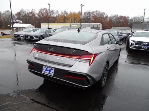 2026 Hyundai ELANTRA SEL