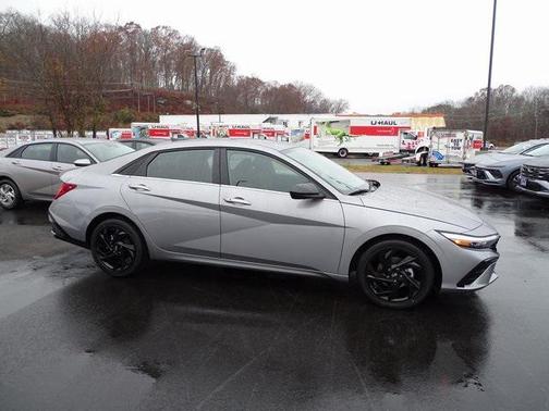 2026 Hyundai ELANTRA SEL