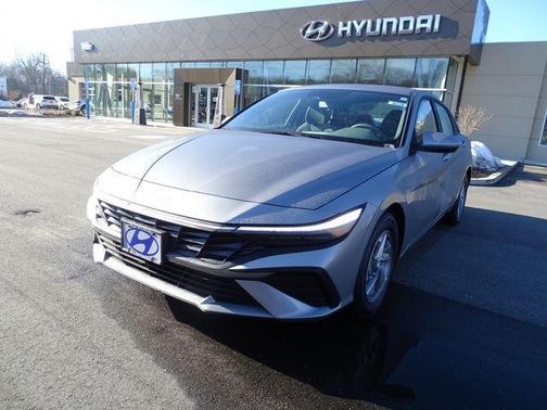 2026 Hyundai ELANTRA SE