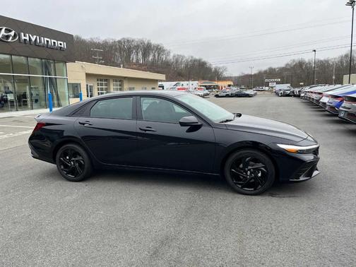 Black 2026 Hyundai ELANTRA SEL Sport