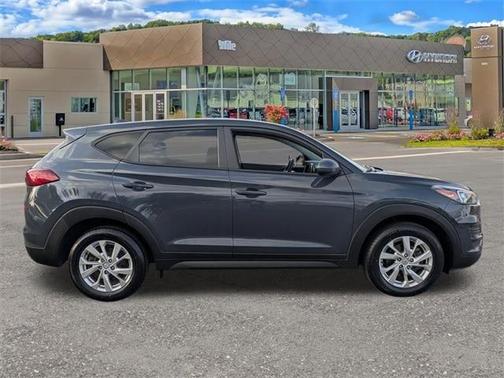 2021 Hyundai TUCSON SE