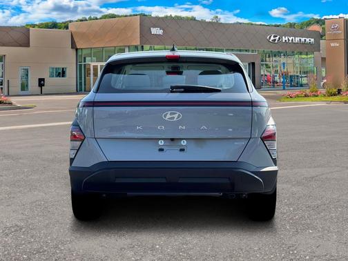 2026 Hyundai KONA SE