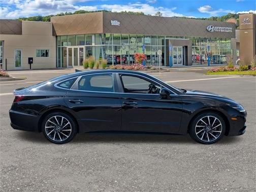 2022 Hyundai SONATA Limited
