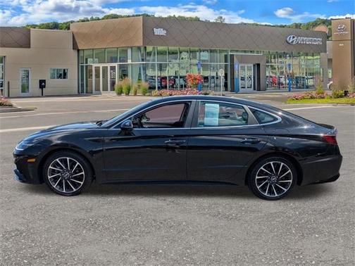 2022 Hyundai SONATA Limited