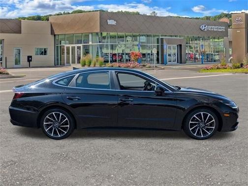 2022 Hyundai SONATA Limited