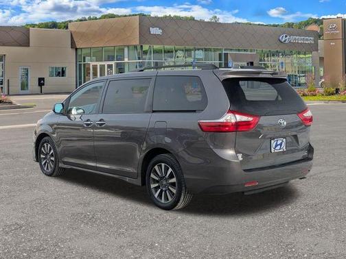 2018 Toyota Sienna 