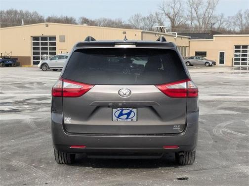 2018 Toyota Sienna 