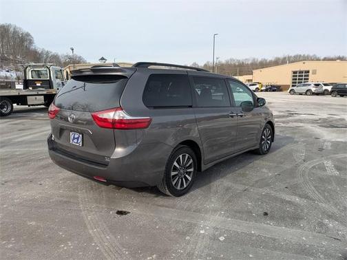 2018 Toyota Sienna 