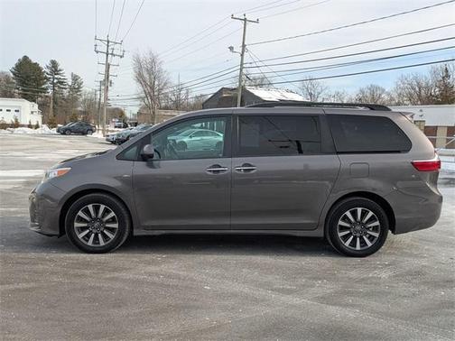 2018 Toyota Sienna 