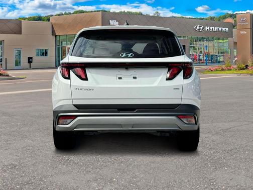 2025 Hyundai TUCSON SE