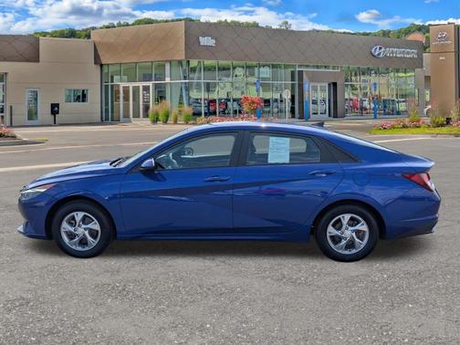 2023 Hyundai ELANTRA SE