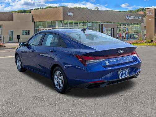 2023 Hyundai ELANTRA SE