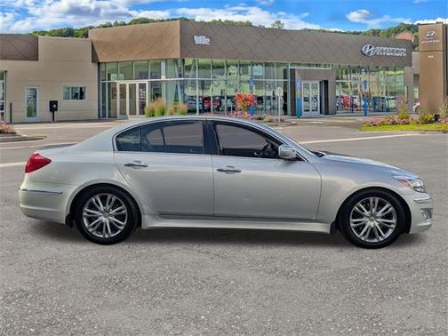 2012 Hyundai Genesis 3.8