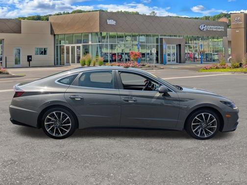 2022 Hyundai SONATA Limited