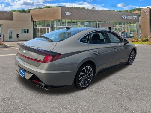 2022 Hyundai SONATA Limited