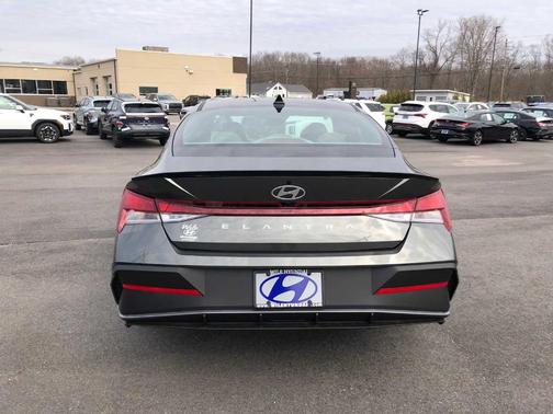 Amazon Gray 2026 Hyundai ELANTRA SEL Sport