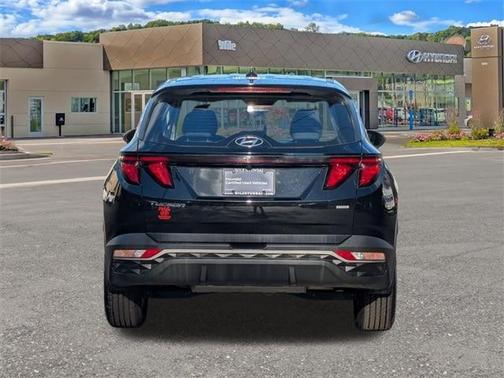 2022 Hyundai TUCSON SE