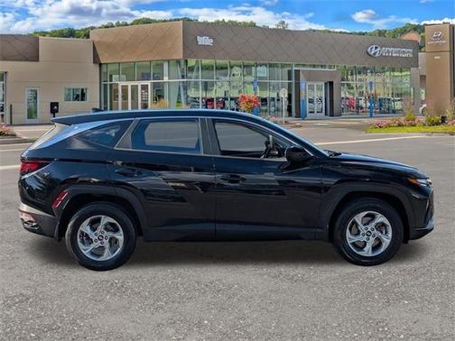 2022 Hyundai TUCSON SE