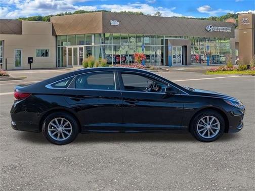 2018 Hyundai SONATA SE