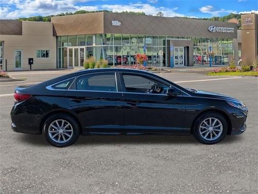 2018 Hyundai SONATA SE