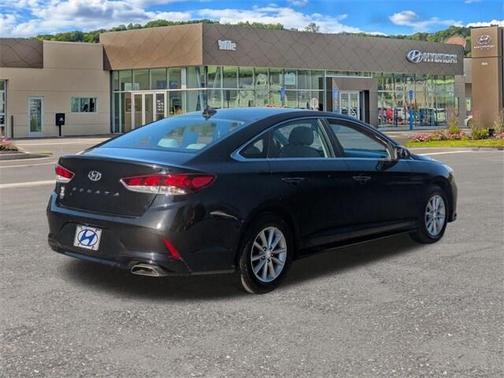 2018 Hyundai SONATA SE