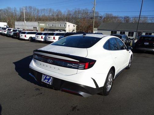 2026 Hyundai SONATA SE