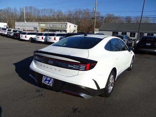 2026 Hyundai SONATA SE