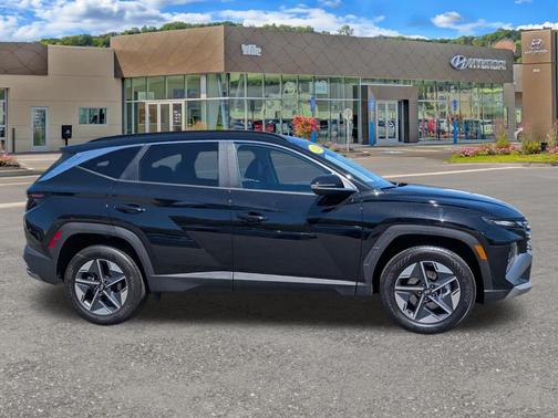 Phantom Black 2026 Hyundai TUCSON SEL Premium