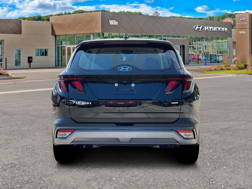 Phantom Black 2026 Hyundai TUCSON SE