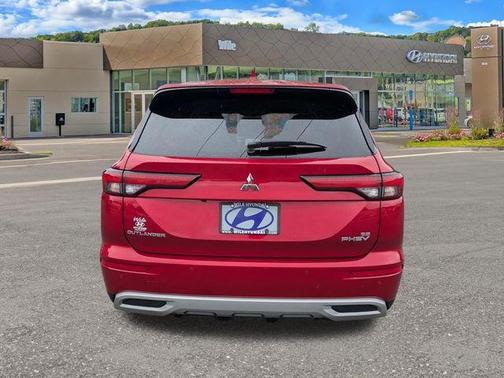 2023 Mitsubishi Outlander PHEV 