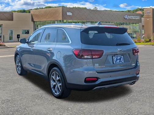 Everlasting Silver 2019 Kia Sorento EX