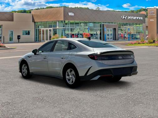 2025 Hyundai SONATA SE