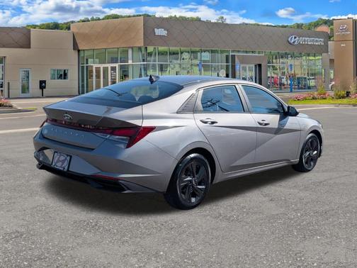 Metal 2021 Hyundai ELANTRA SEL