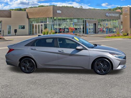 Metal 2021 Hyundai ELANTRA SEL