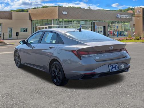 Metal 2021 Hyundai ELANTRA SEL