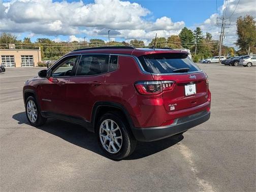2022 Jeep Compass Latitude Lux