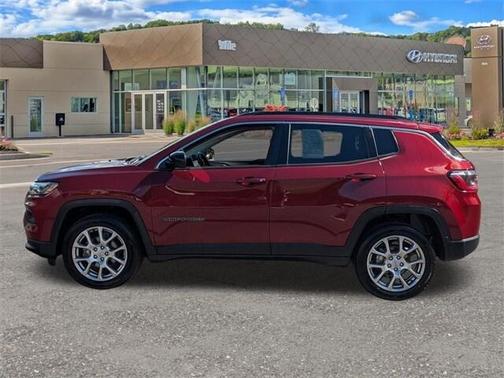 2022 Jeep Compass Latitude Lux