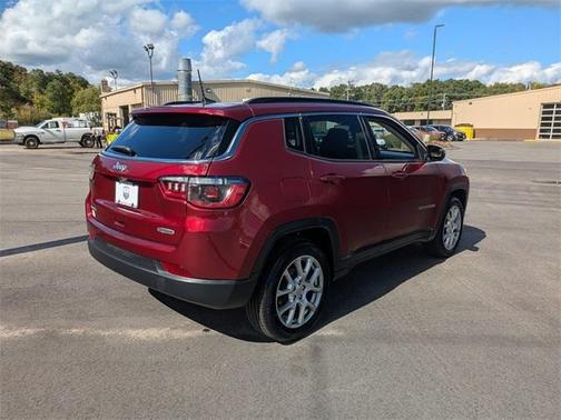 2022 Jeep Compass Latitude Lux
