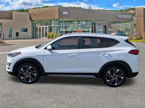 White Cream 2021 Hyundai TUCSON Sport