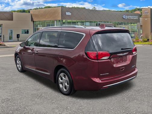 Velvet Red Pearlcoat 2020 Chrysler Pacifica Hybrid Touring L