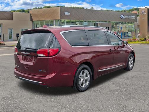 Velvet Red Pearlcoat 2020 Chrysler Pacifica Hybrid Touring L