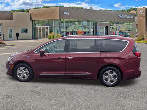 Velvet Red Pearlcoat 2020 Chrysler Pacifica Hybrid Touring L