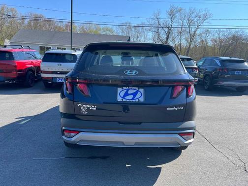 Deep Sea 2026 Hyundai TUCSON Hybrid Blue SE