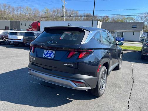 Deep Sea 2026 Hyundai TUCSON Hybrid Blue SE