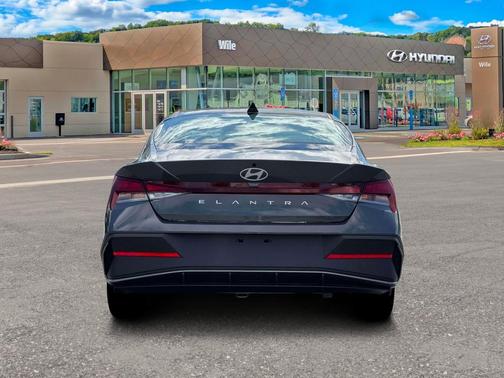 Gray 2026 Hyundai ELANTRA SE